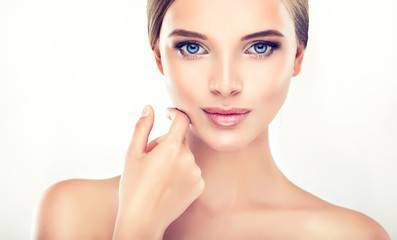 Epilation au Laser indolore pour le visage, peau claire au Centre Médical Esthétique Okapi à Pierrefeu-du-Var 83980