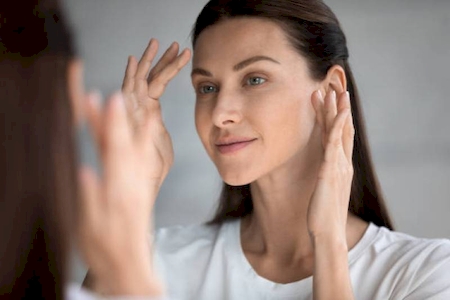 Soins de peau sur - mesure pour tous types de peaux au Centre Médical Okapi : Hydrafacial Deluxe